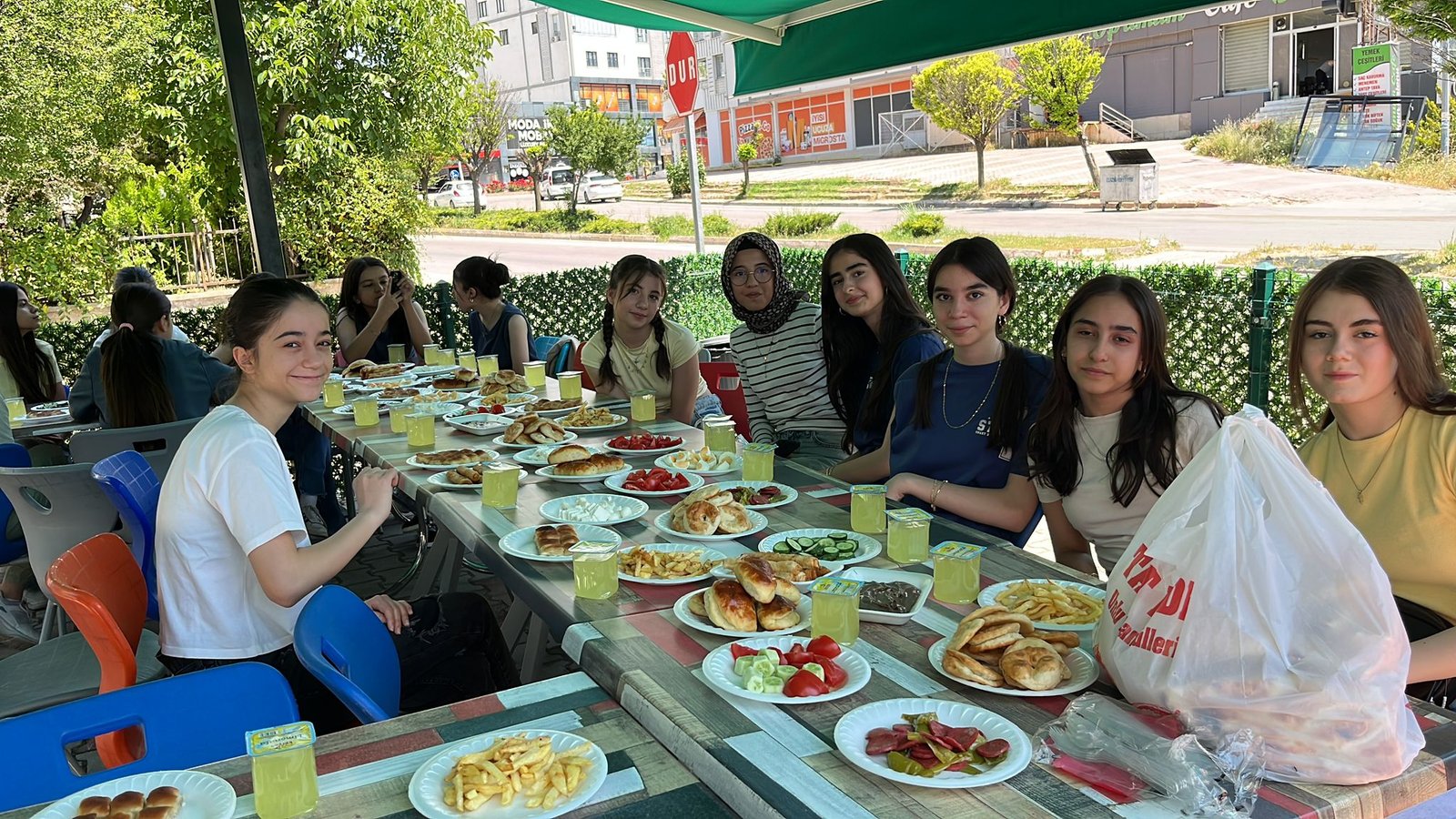 8. Sınıf Öğrencilerimizle Yıl Sonu Mezuniyet Kahvaltısı